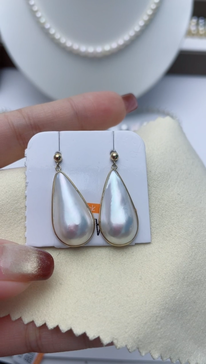 【闪购商品】拼合珍珠（马贝珠）耳饰18K金镶嵌W42