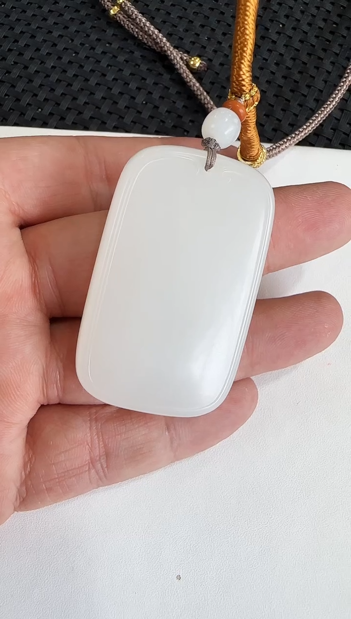 【闪购商品】和田玉吊坠未镶嵌俄芭莎无事牌