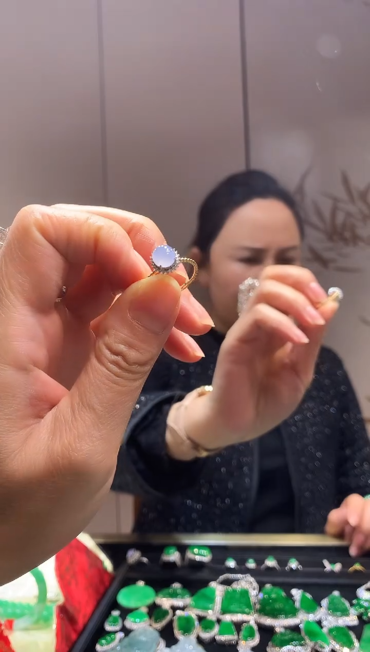 【闪购商品】翡翠戒指18K金镶嵌戒指 