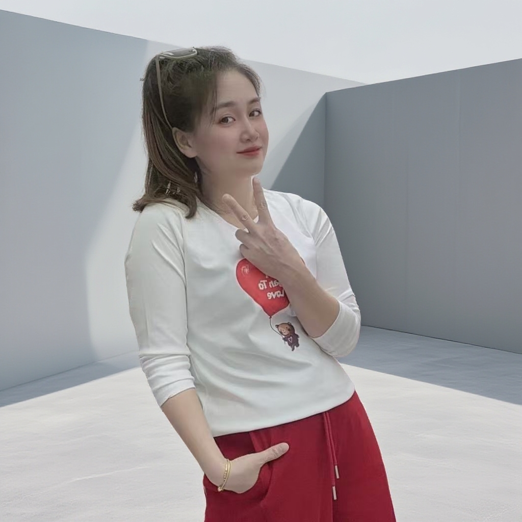 《丽丽家》韩系字母印花圆领长袖T恤女潮2025新款显瘦打底流行上衣