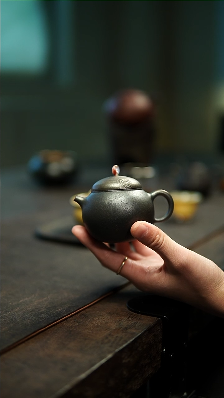 【闪购商品】潘正老紫泥柴烧涟漪壶