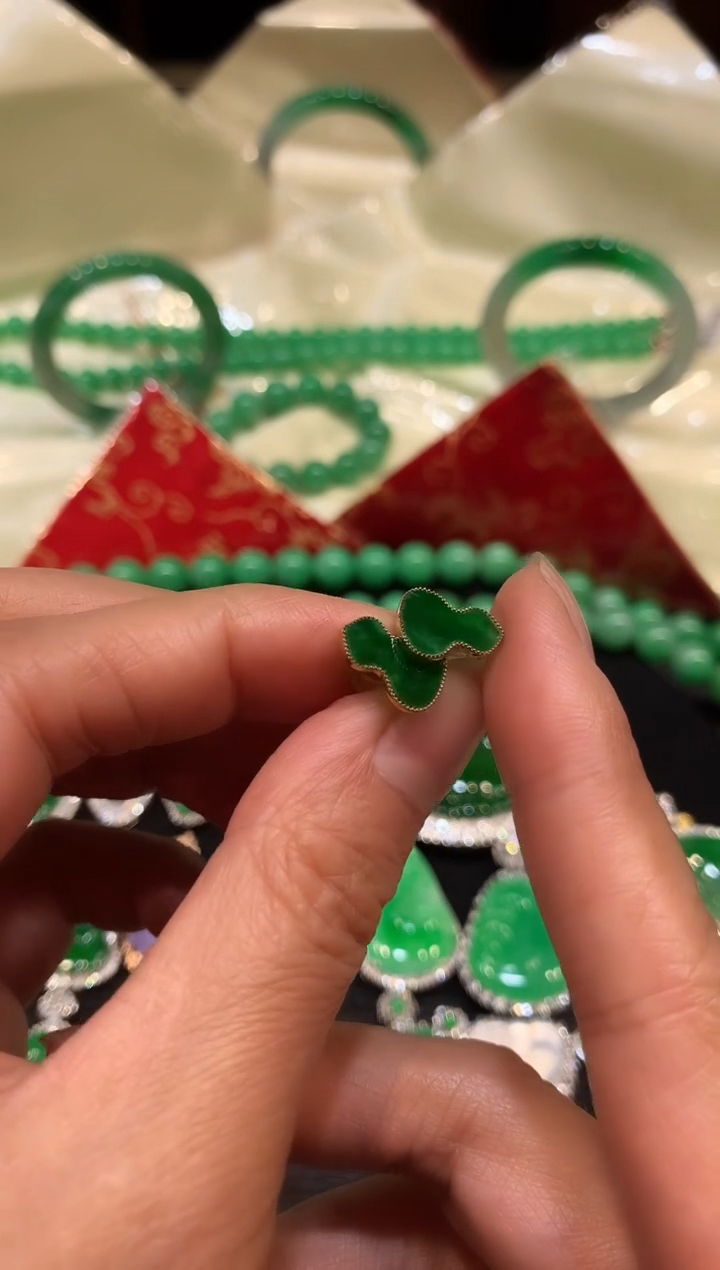 【闪购商品】翡翠耳饰18K金镶嵌耳饰