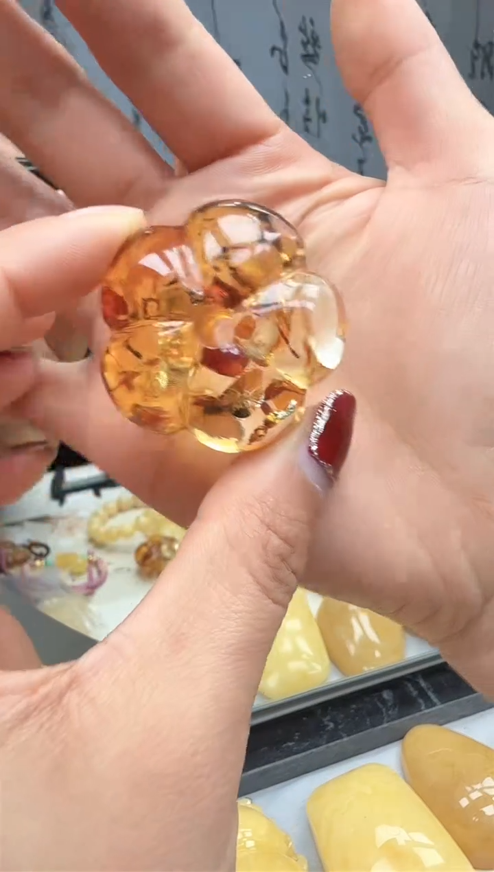 【闪购商品】琥珀裸石未镶嵌挂坠