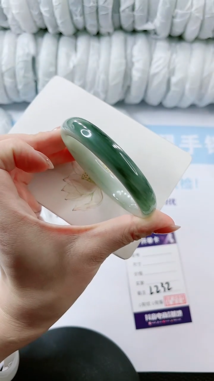 【闪购商品】石英质玉手镯未镶嵌多样性发货L232