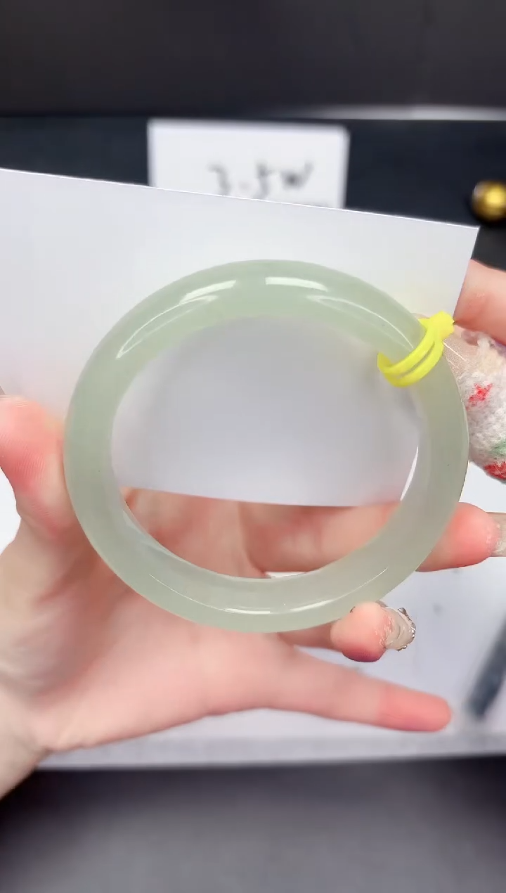 【闪购商品】石英质玉手镯未镶嵌298-60.3