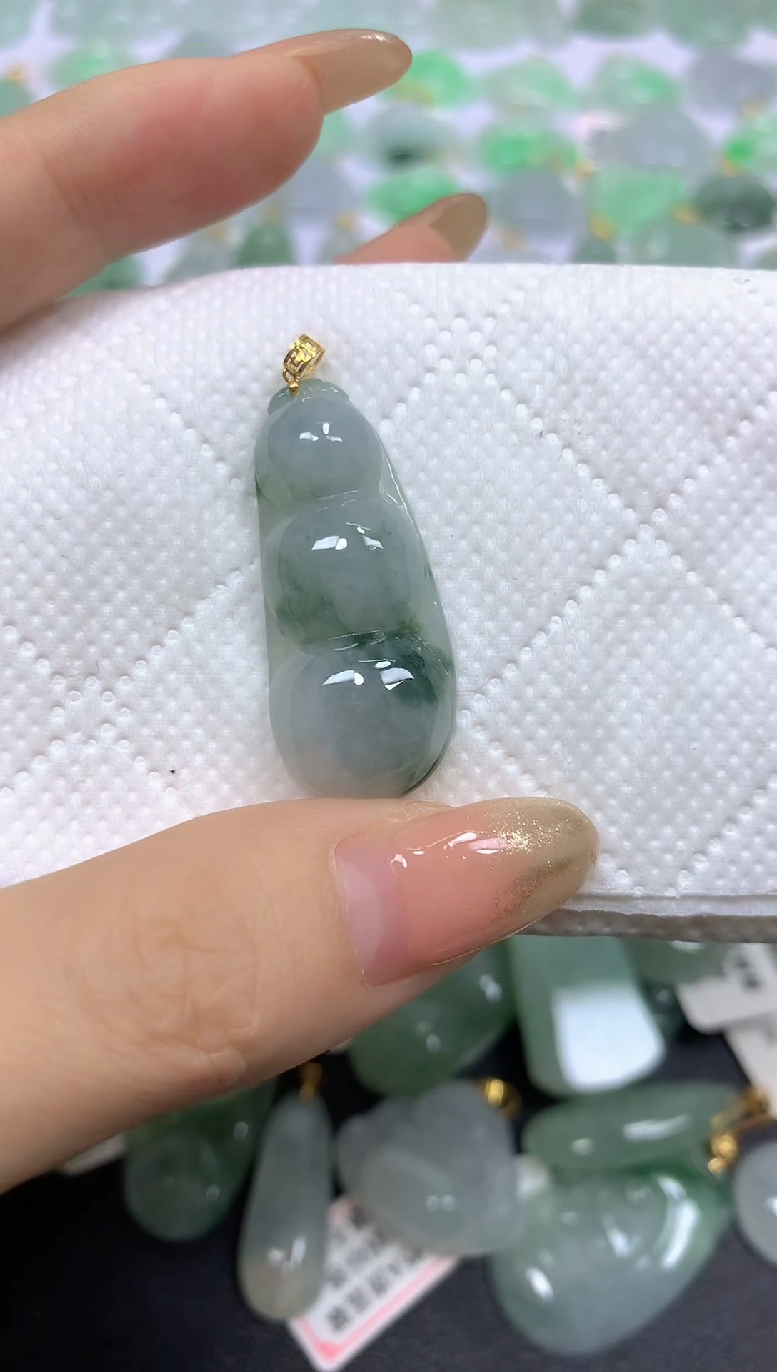 颈饰18K金镶嵌翡翠A货