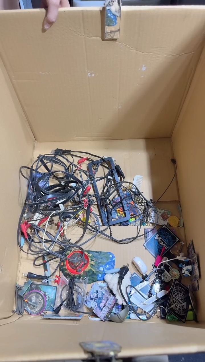 为***活中古商品，瑕疵品，不保好坏。411