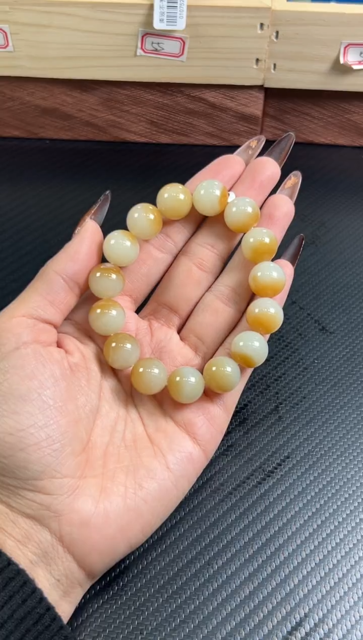 未镶嵌手链和田玉（糖玉） 若羌微色差卡14L