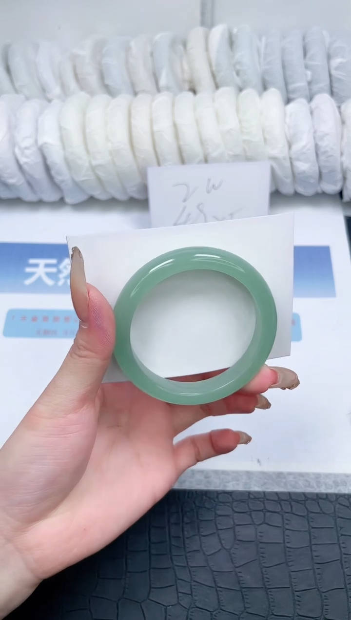 【闪购商品】石英质玉手镯未镶嵌Z272-53