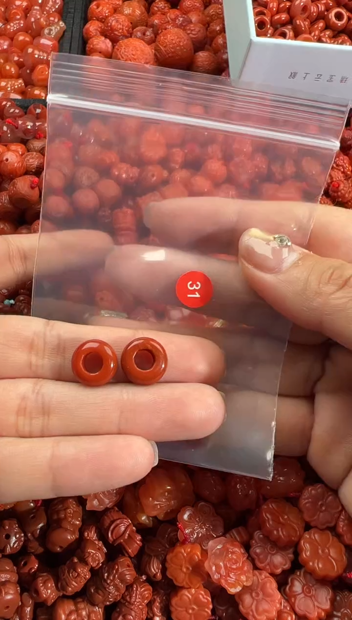 【闪购商品】南红玛瑙未镶嵌颈饰1