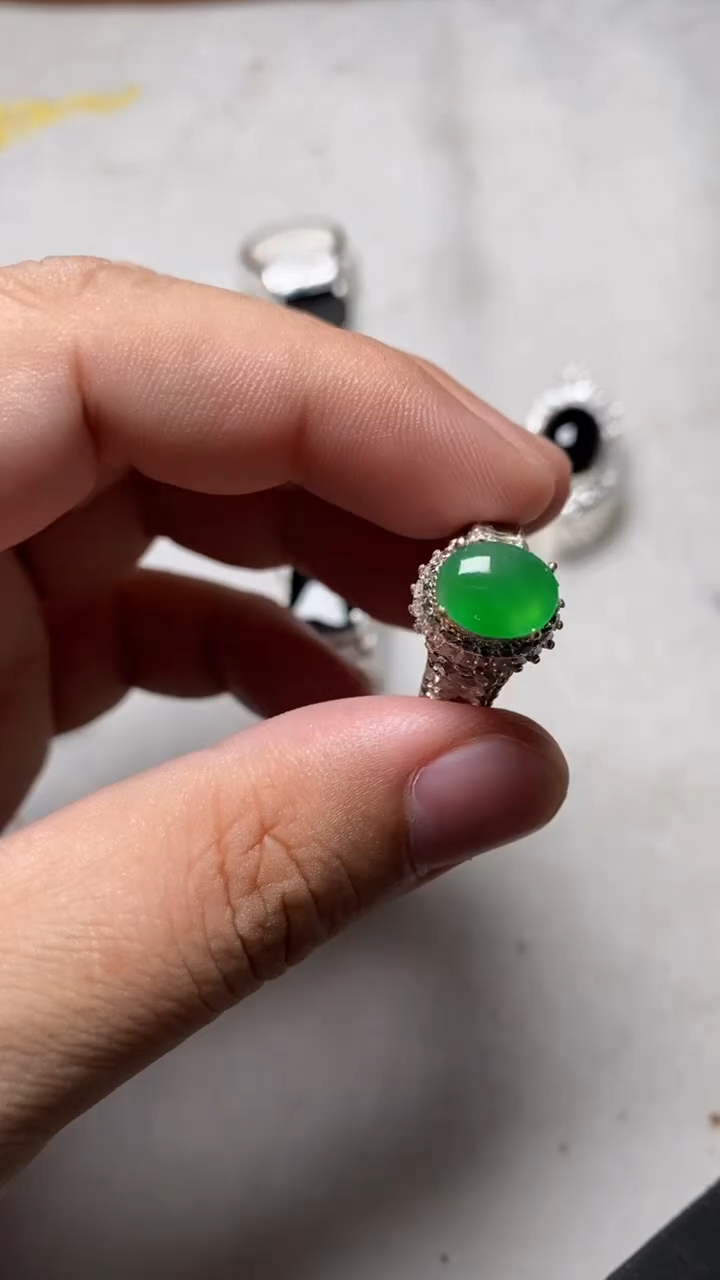 未镶嵌定制翡翠流*、天然缅甸翡翠A货