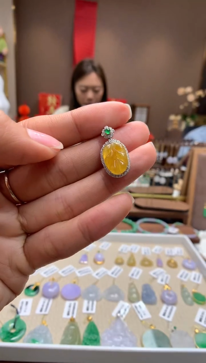 【闪购商品】翡翠颈饰18K金镶嵌叶子