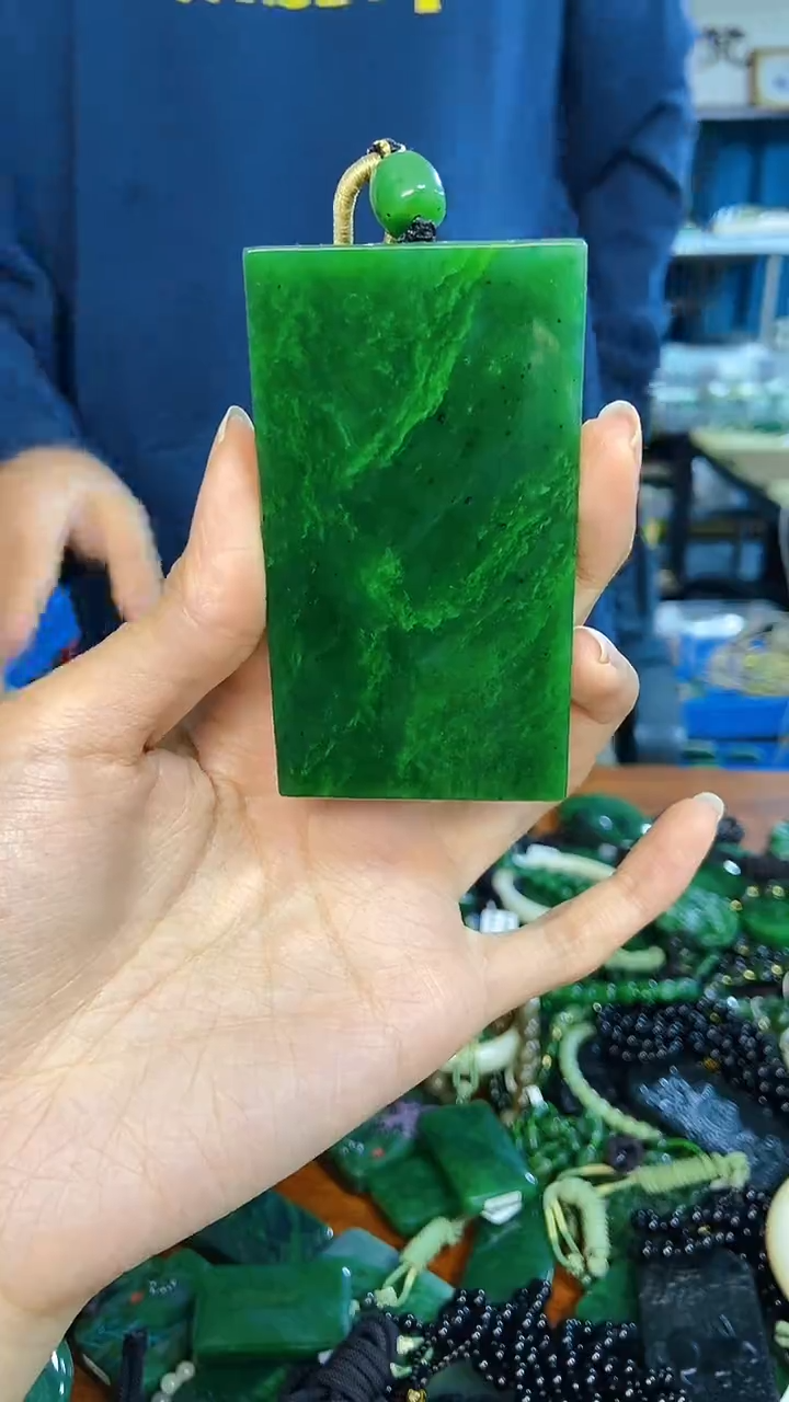 未镶嵌和田玉挂件1