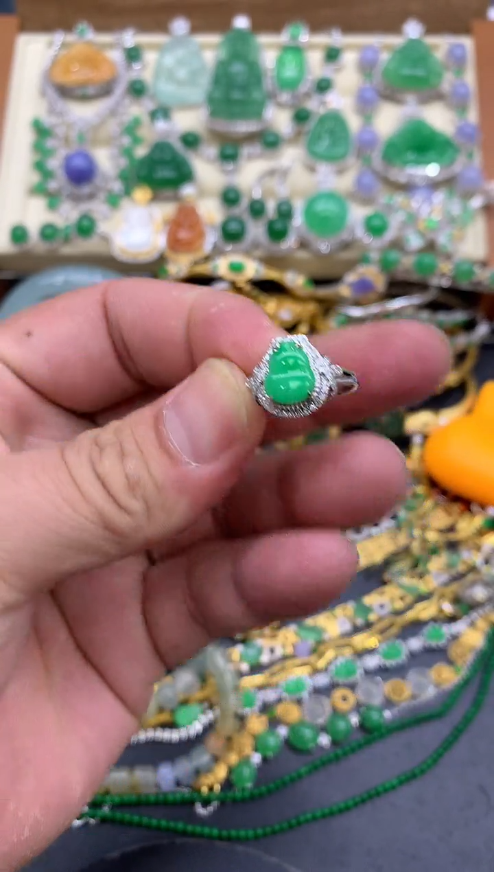 翡翠戒指18K金镶嵌173-中国好珍宝