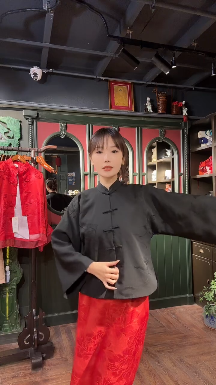 【现货】黑色真丝证劵小褂子