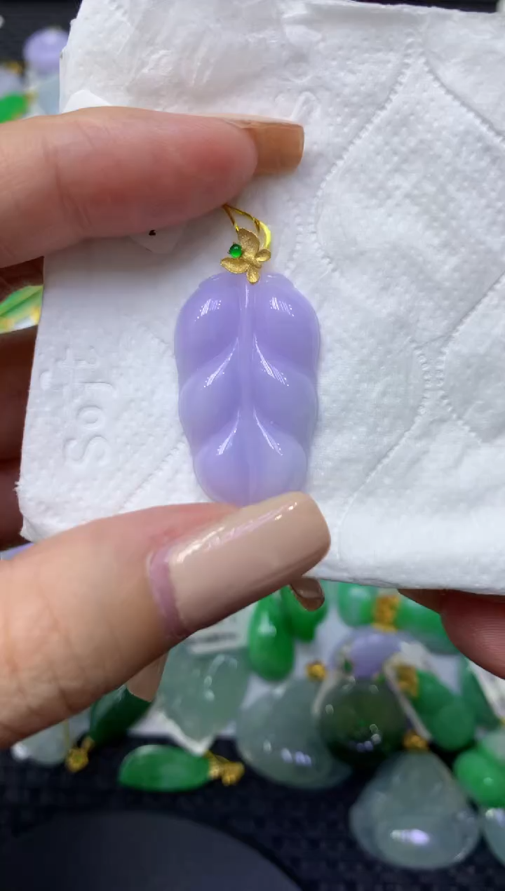 颈饰18K金镶嵌翡翠天然缅甸翡翠A货