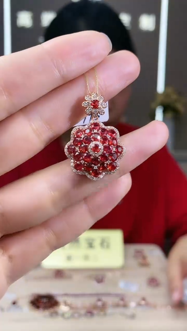 【闪购商品】彩色蓝宝石颈饰银S925镶嵌颈饰