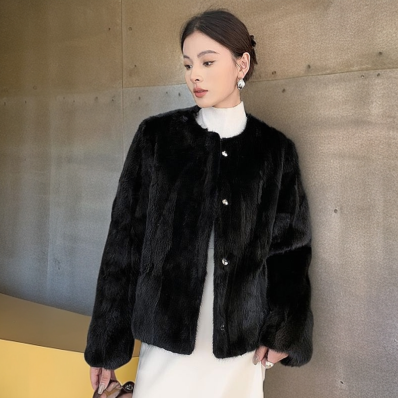 新款时尚简约风圆领百搭保暖貂皮外套