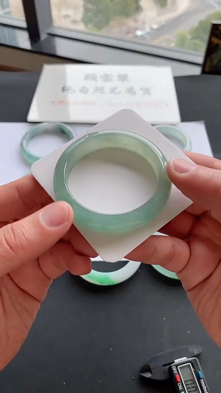 【闪购商品】翡翠手镯未镶嵌13号51.4*12.3*7.7正圈