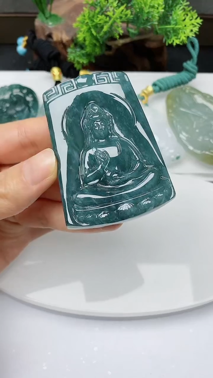 【闪购商品】翡翠颈饰未镶嵌