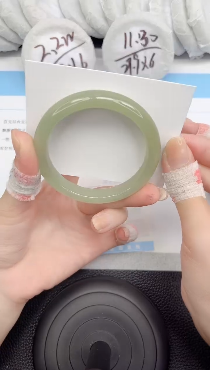 石英质玉手镯未镶嵌385-58