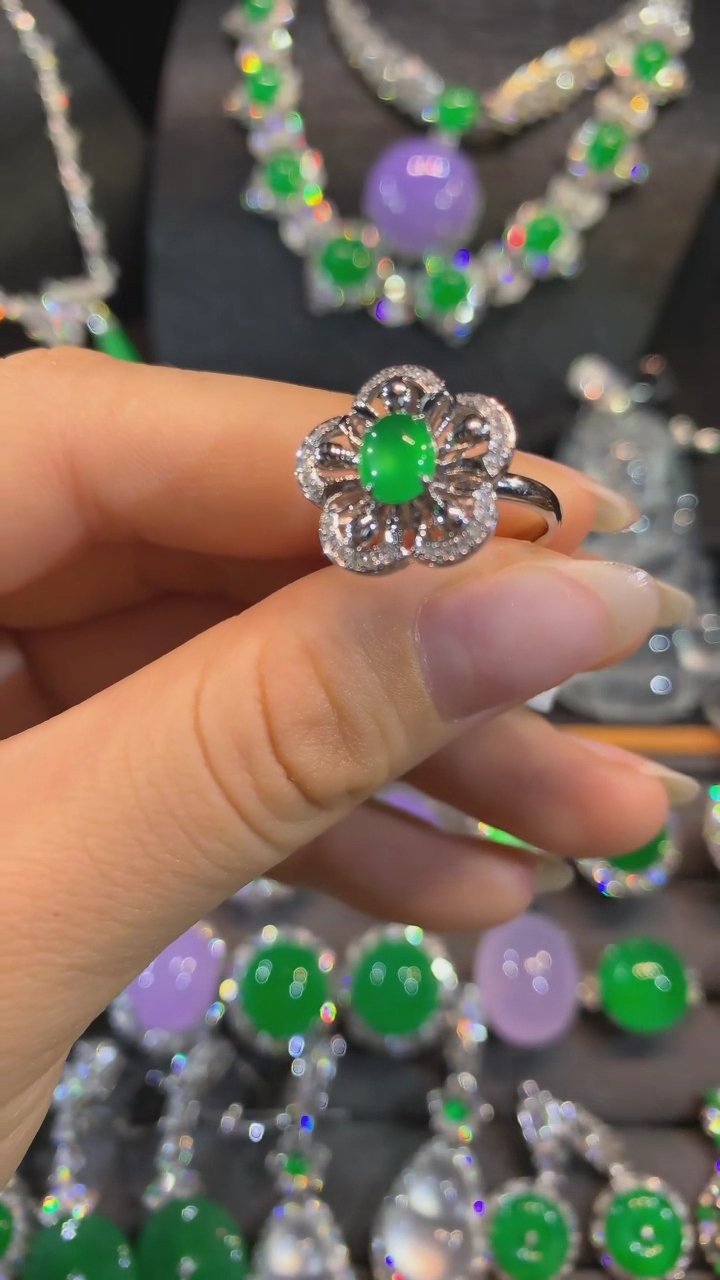 【闪购商品】翡翠戒指18K金镶嵌戒指