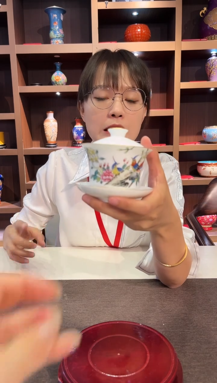 摆件景德镇陶瓷粉彩扒花三才盖碗