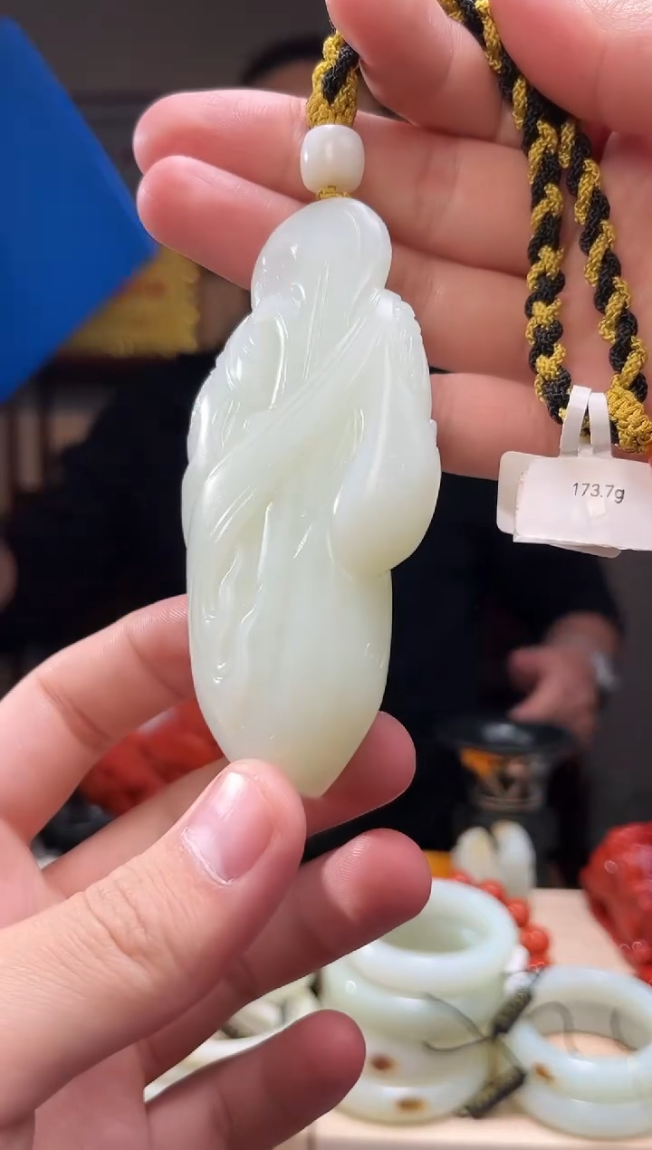 颈饰未镶嵌和田玉变**刚吊坠