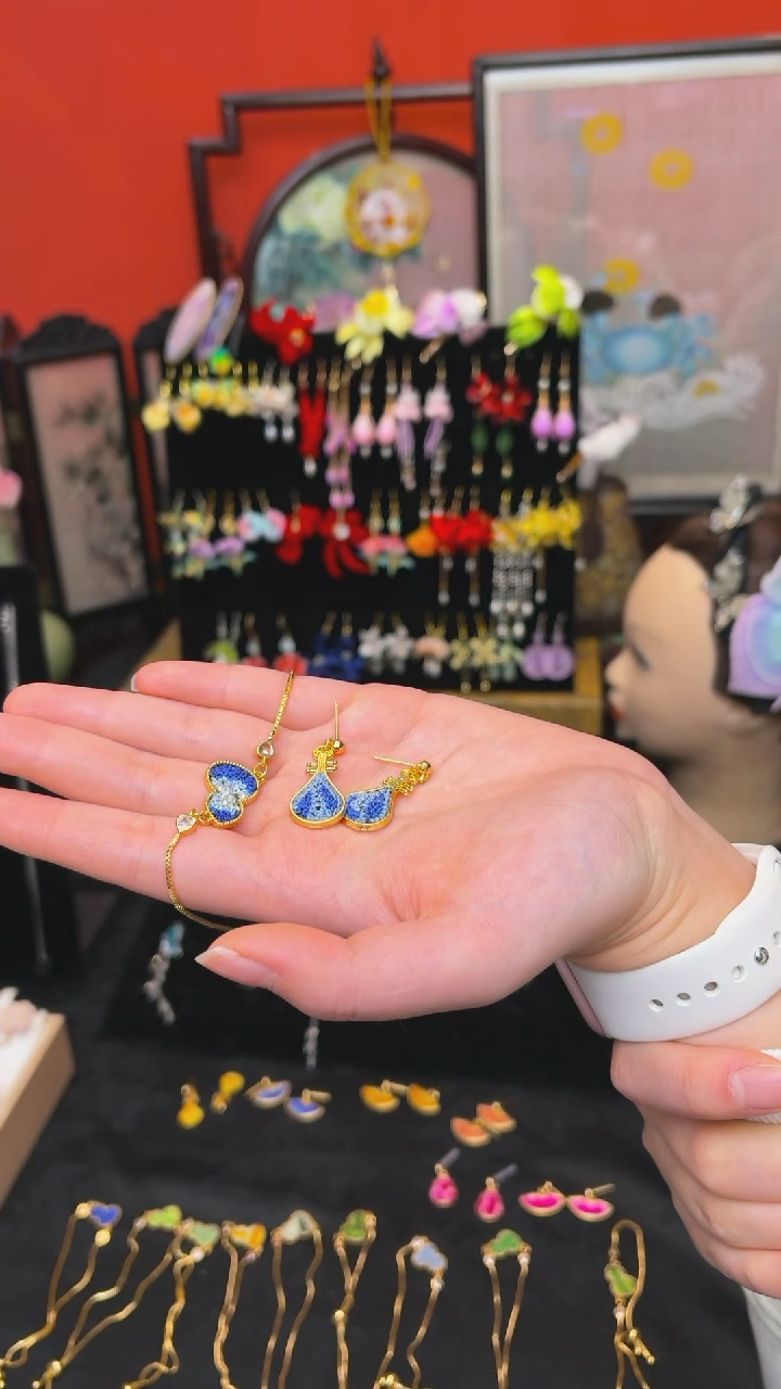 刺绣琳****o非遗手工绒花饰品