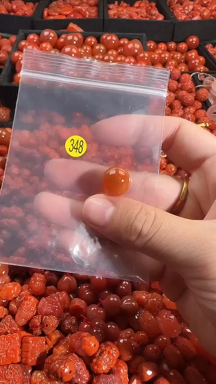 颈饰未镶嵌南红玛瑙1