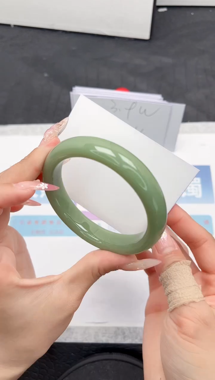 【闪购商品】石英质玉手镯未镶嵌N311-60