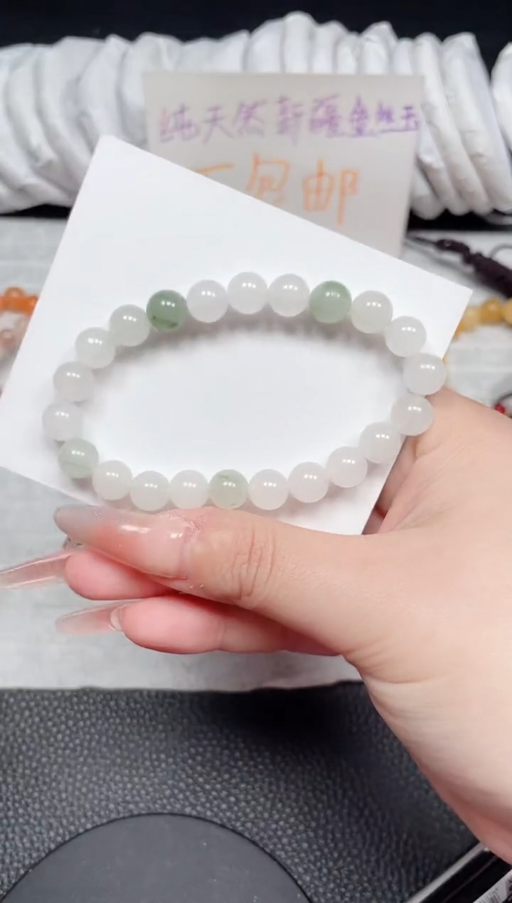 【闪购商品】石英质玉手镯未镶嵌天山8