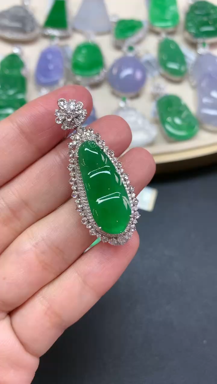 【闪购商品】翡翠吊坠(不含链)18K金镶嵌Q170|39800