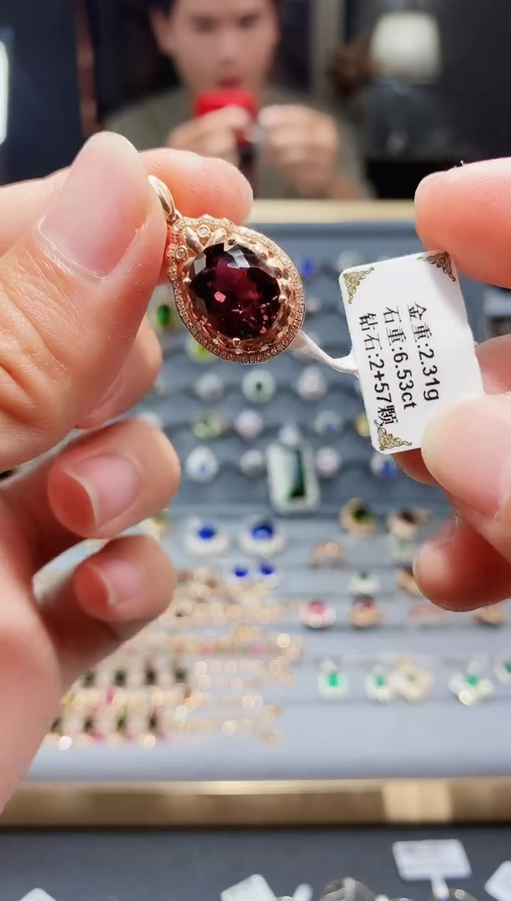 【闪购商品】碧玺颈饰18K金镶嵌6.53.