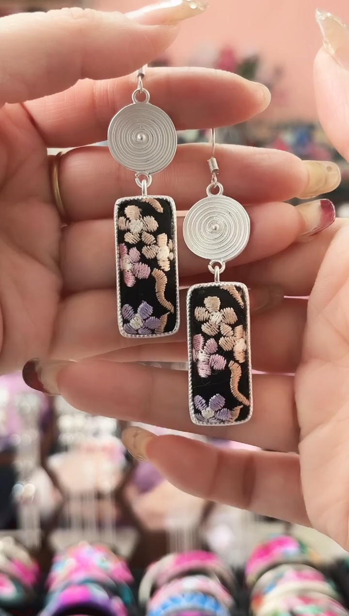艺枝独绣手工饰品178