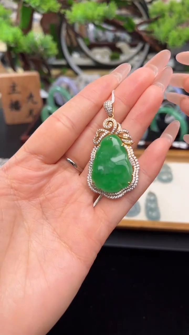 颈饰14K金镶嵌翡翠吊坠