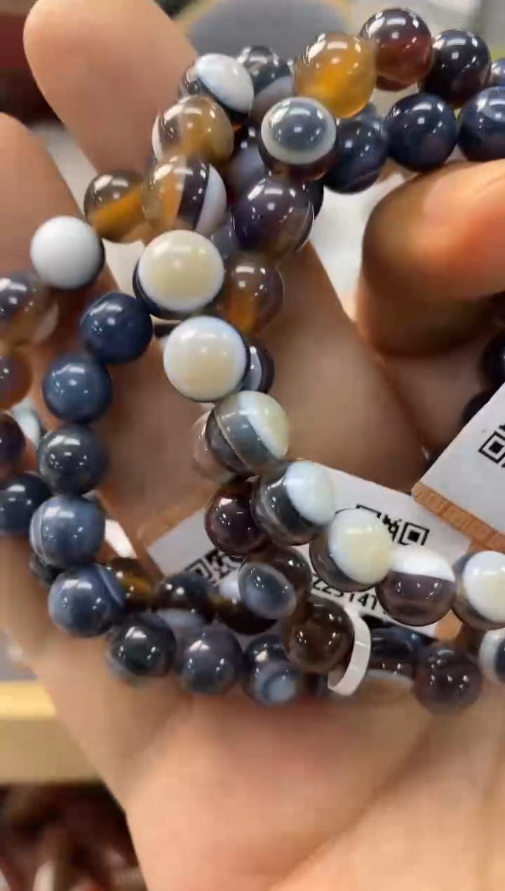 玛瑙/玉髓颈饰未镶嵌-1203 -70 颜色状态大小多样性发一条