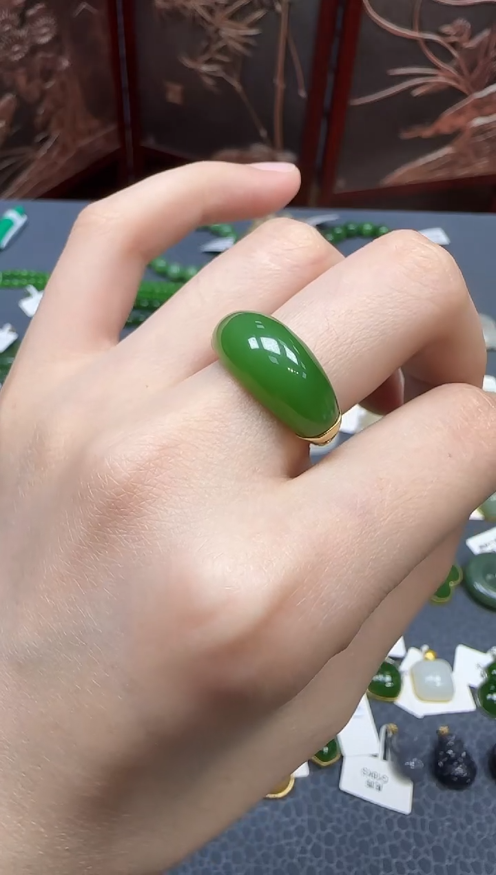 和田玉戒指18K金镶嵌1