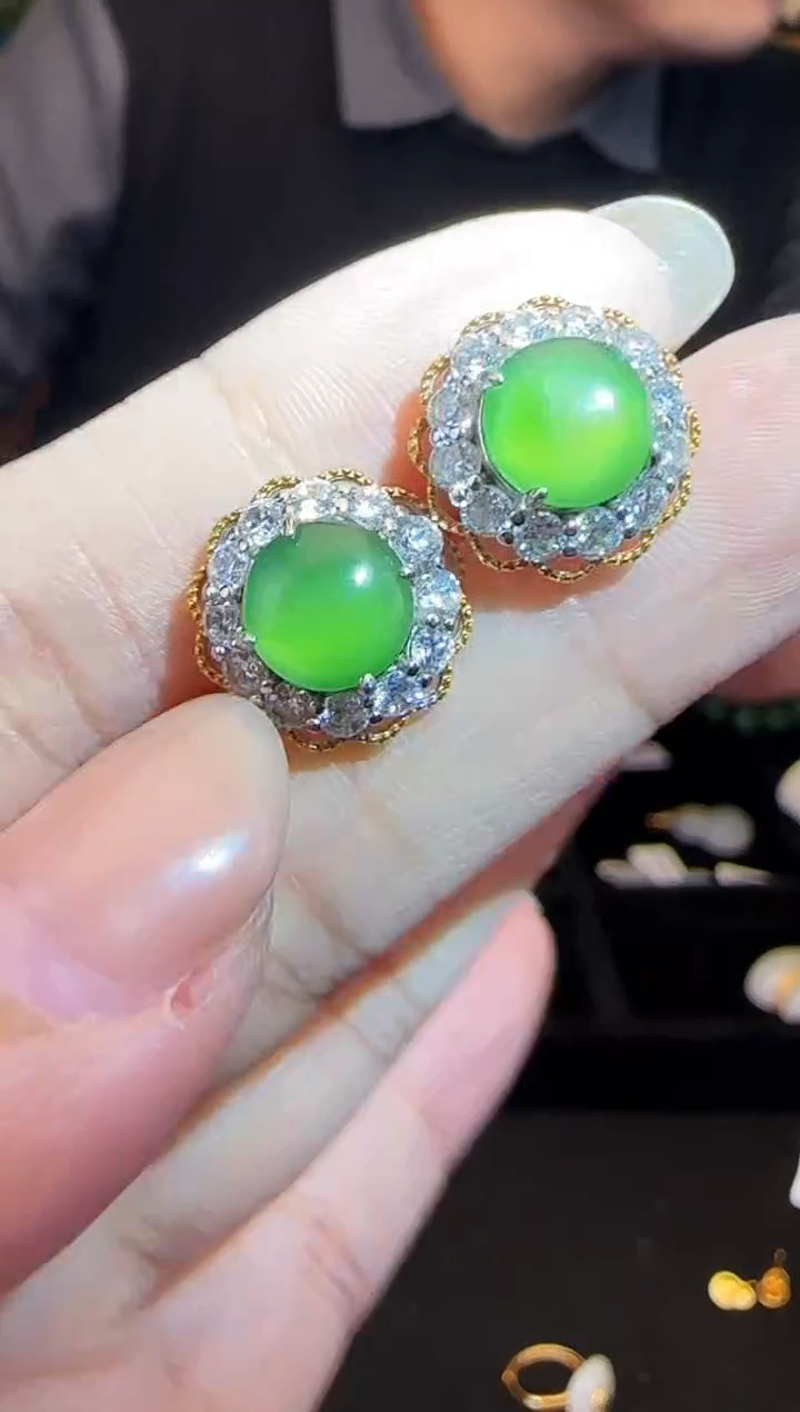 银S925镶嵌和田玉耳饰圆蛋面