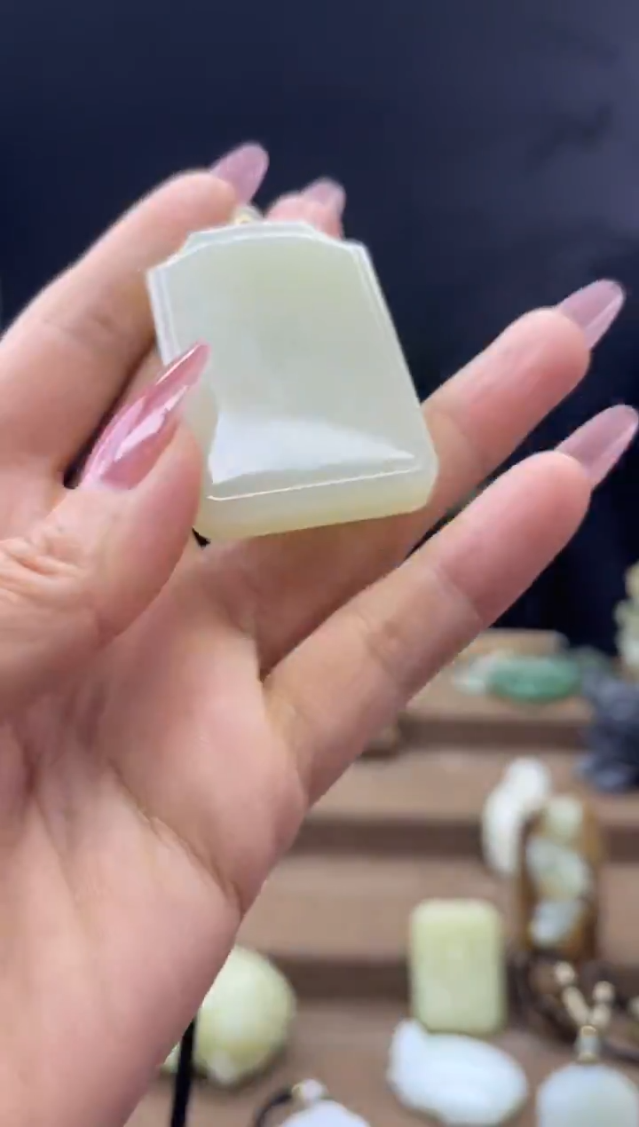 颈饰未镶嵌和田玉1