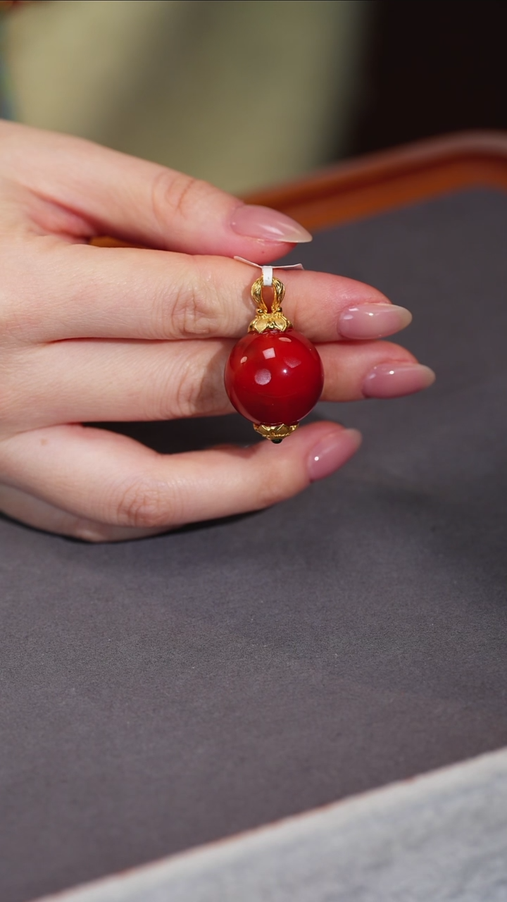 吊坠(不含链)18K金镶嵌南红玛瑙原矿D7-1