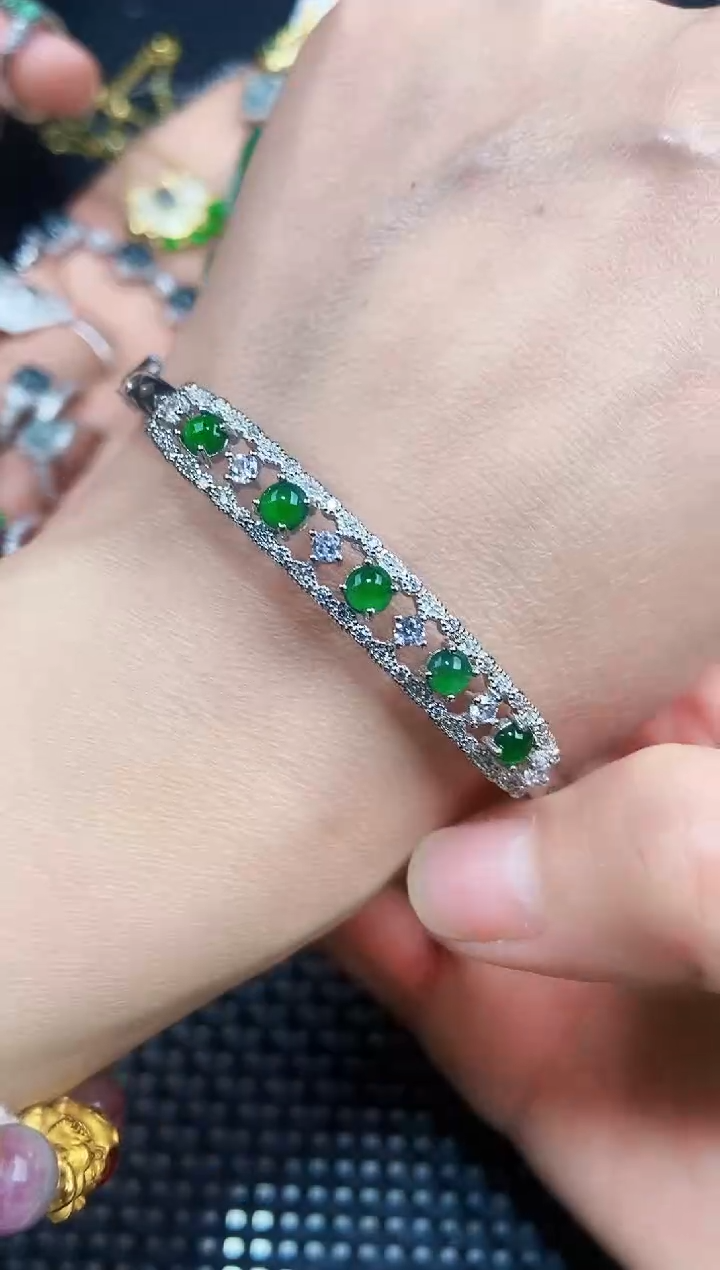 【闪购商品】翡翠手镯未镶嵌111111111