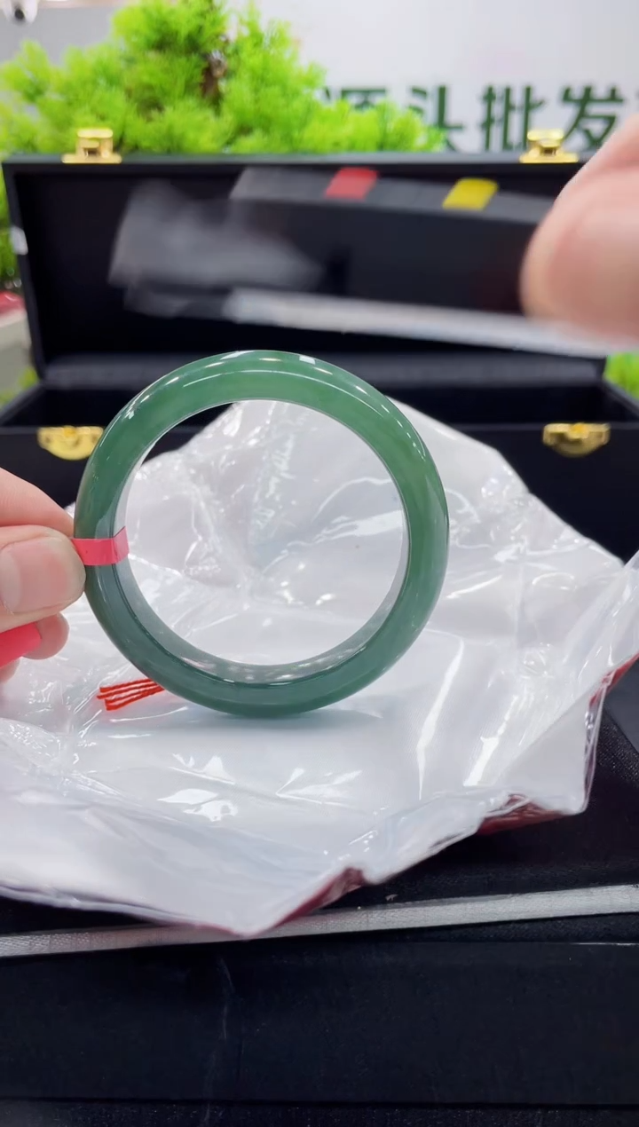 【闪购商品】翡翠手镯未镶嵌手镯