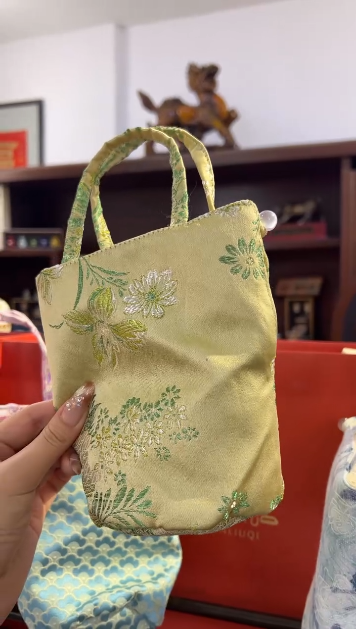 瓷片小乔闪购链接