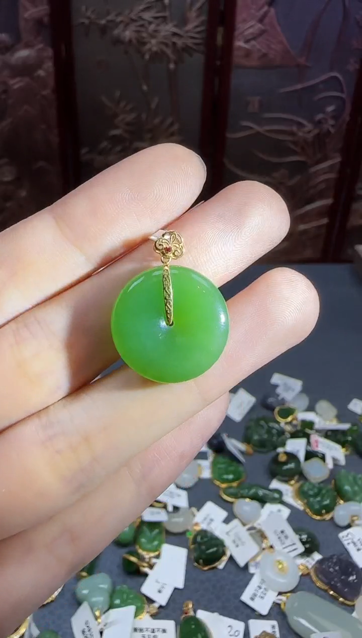 和田玉18K金镶嵌挂件1