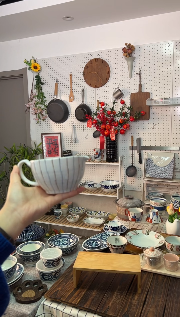 瓷麦わら十草 納豆鉢（さじ付）