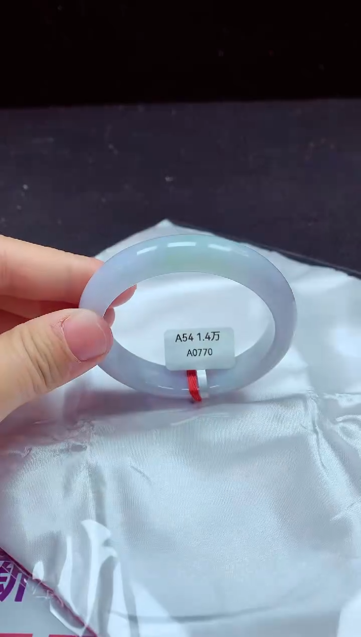 【闪购商品】翡翠手镯未镶嵌镯子54+