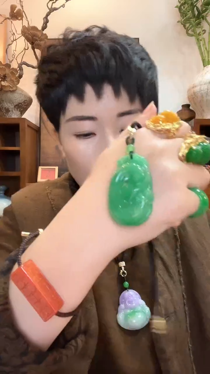 吊坠(赠链)未镶嵌翡翠370