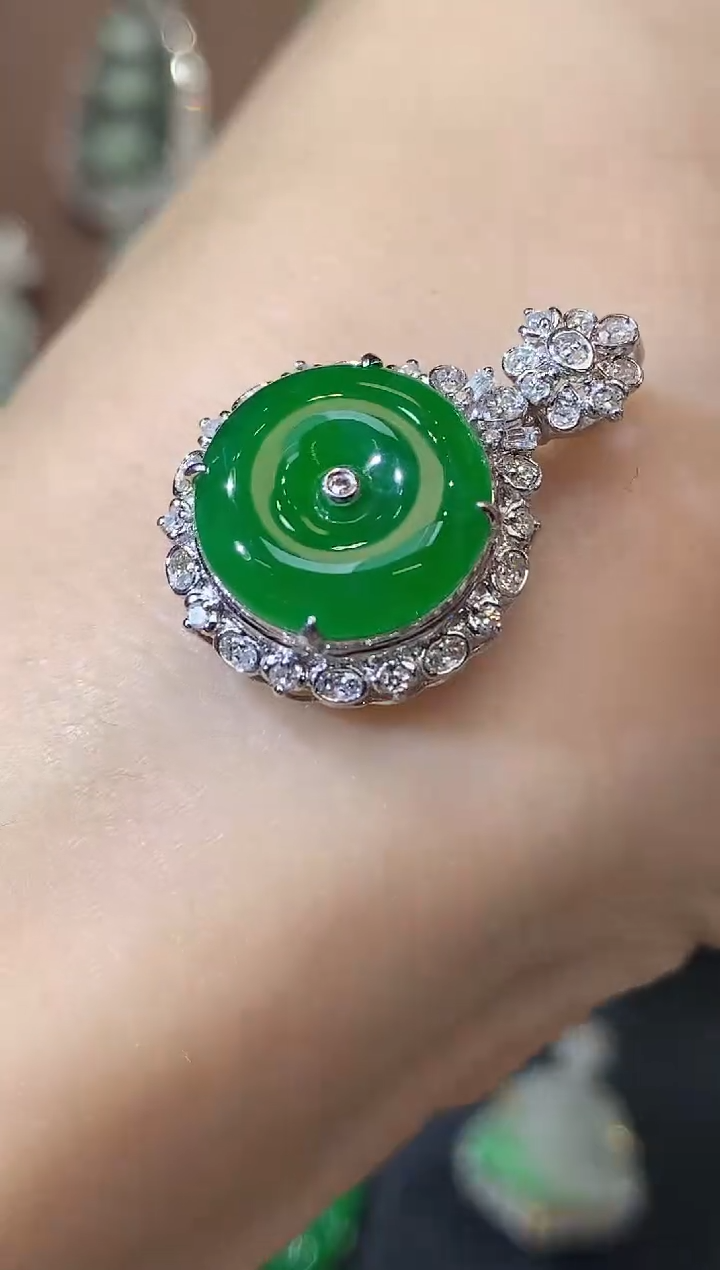 吊坠(不含链)18K金镶嵌翡翠C15