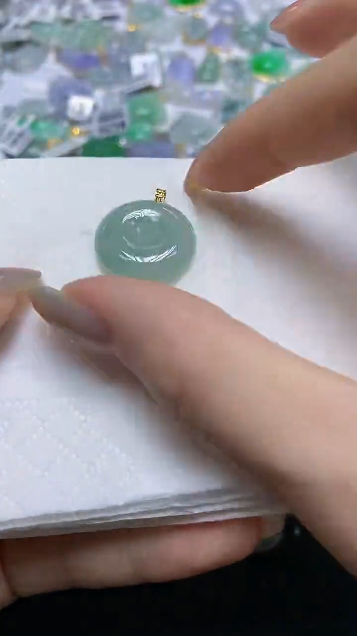 翡翠18K金镶嵌颈饰天然缅甸A货翡翠